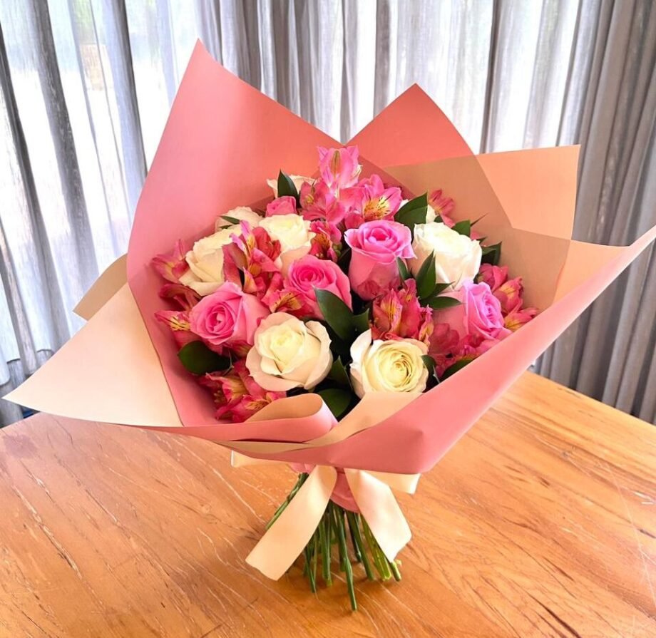 Bouquet de rosas brancas e cor de rosa Floricultura Florenza em Brasília
