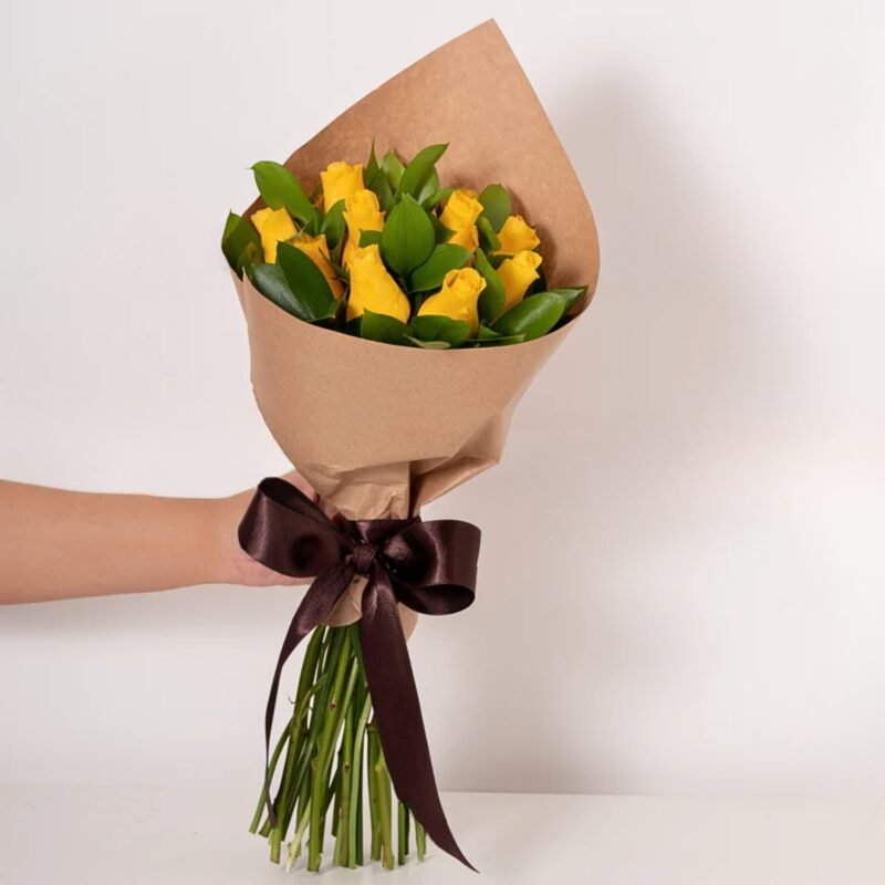 BUQUÊ ISABELA - 12 ROSAS AMARELAS