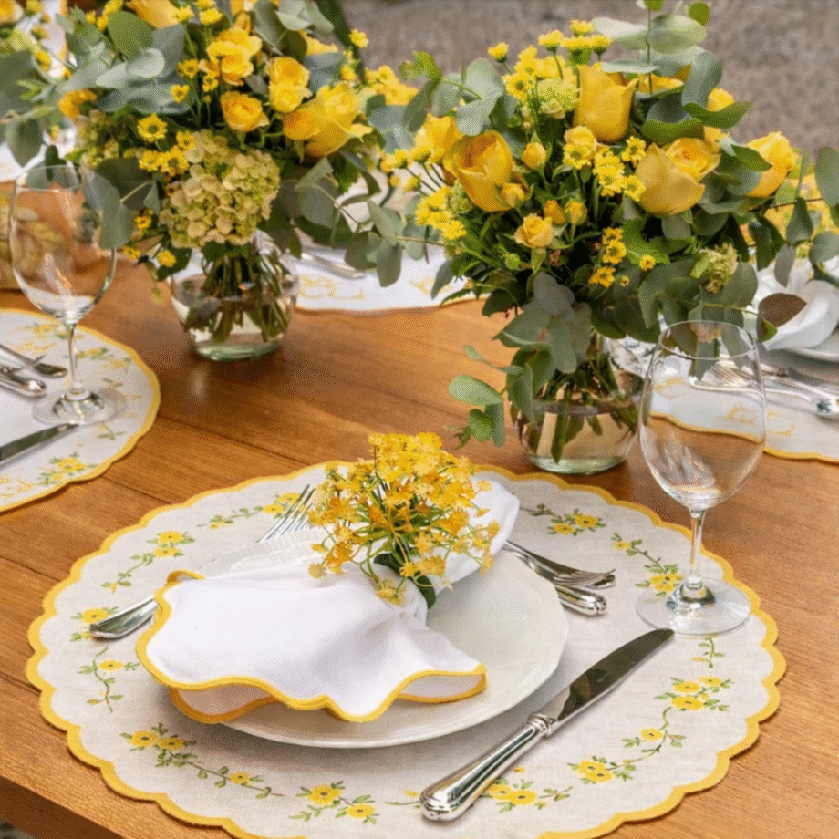 VASOS GRACE - 4 ARRANJOS DE MESA COM FLORES AMARELAS