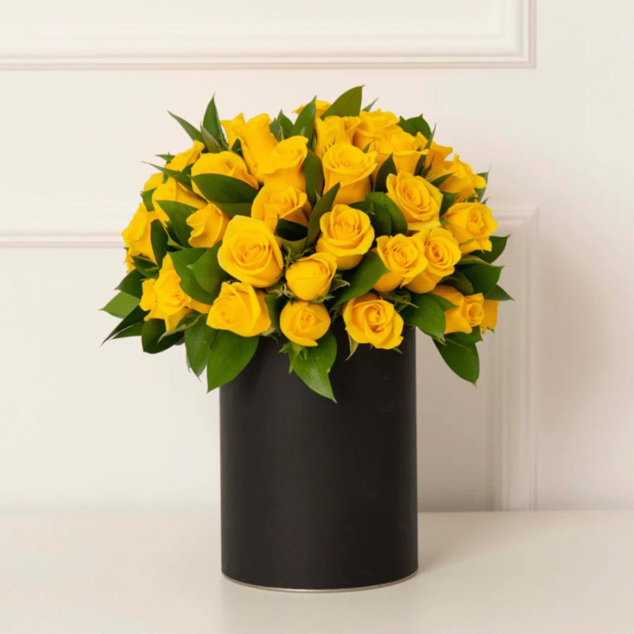 HAT BOX COM ROSAS AMARELAS